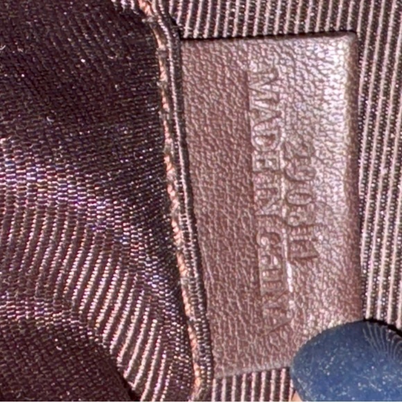 Loewe Anagram Logo Pouch - Picture 10 of 10